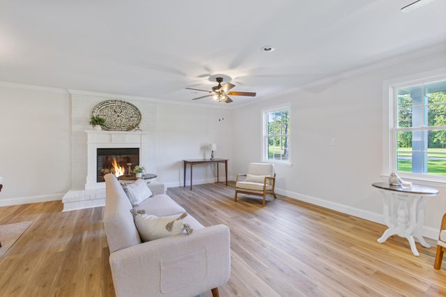 400 Black Oak Road, Bonneau, SC 29431