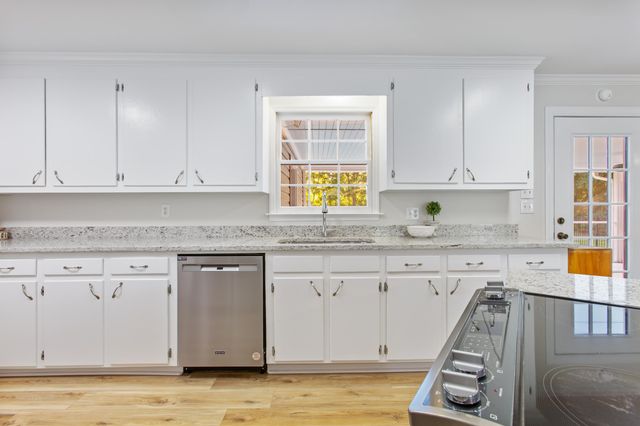 400 Black Oak Road, Bonneau, SC 29431