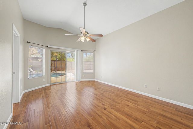 558 W BLUEFIELD Avenue, Phoenix, AZ 85023