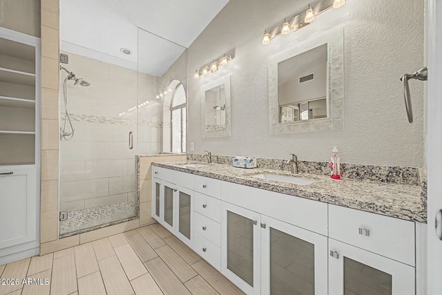 558 W BLUEFIELD Avenue, Phoenix, AZ 85023