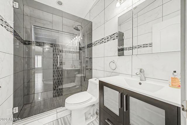 558 W BLUEFIELD Avenue, Phoenix, AZ 85023