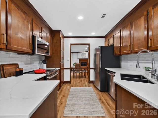 7405 Newmans Lane, Charlotte, NC 28270