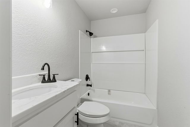 2611 Tisinger Avenue, Dallas, TX 75228