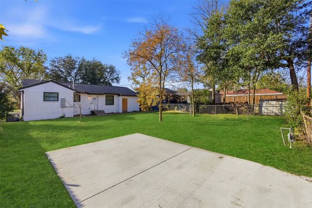 2611 Tisinger Avenue, Dallas, TX 75228