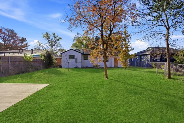 2611 Tisinger Avenue, Dallas, TX 75228