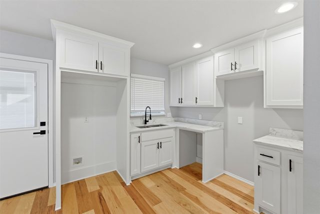 2611 Tisinger Avenue, Dallas, TX 75228