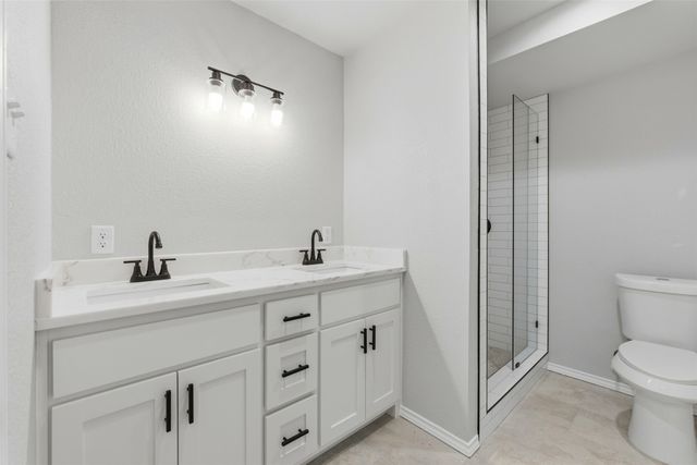 2611 Tisinger Avenue, Dallas, TX 75228