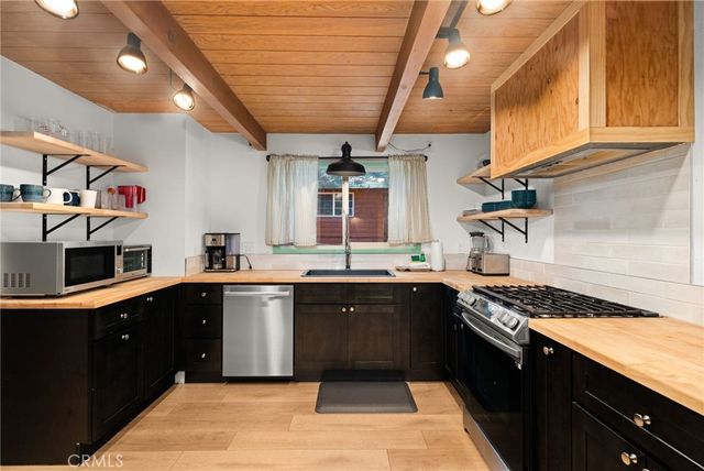 578 Conklin Road, Big Bear Lake, CA 92315