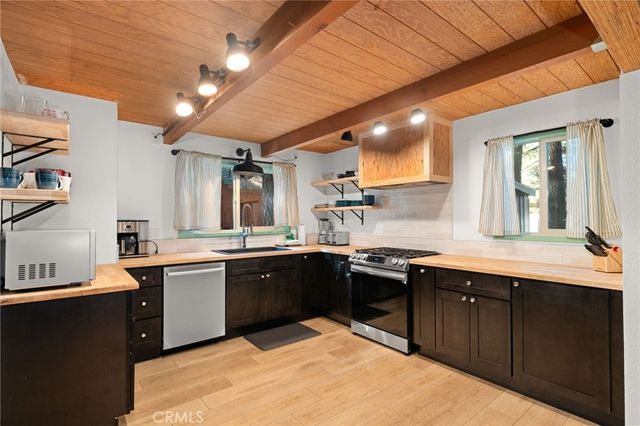 578 Conklin Road, Big Bear Lake, CA 92315