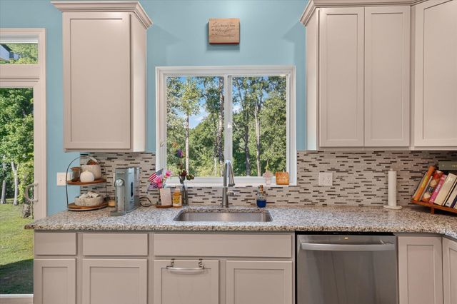 126 Parker Lane, Ortonville, MI 48462