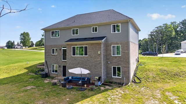 126 Parker Lane, Ortonville, MI 48462