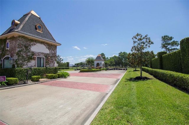 10928 Dauphine Street, Willis, TX 77318