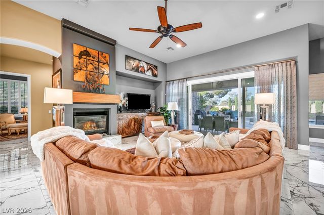 4702 Blue Mesa Way, Las Vegas, NV 89129