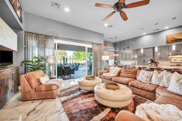 4702 Blue Mesa Way, Las Vegas, NV 89129