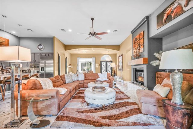 4702 Blue Mesa Way, Las Vegas, NV 89129