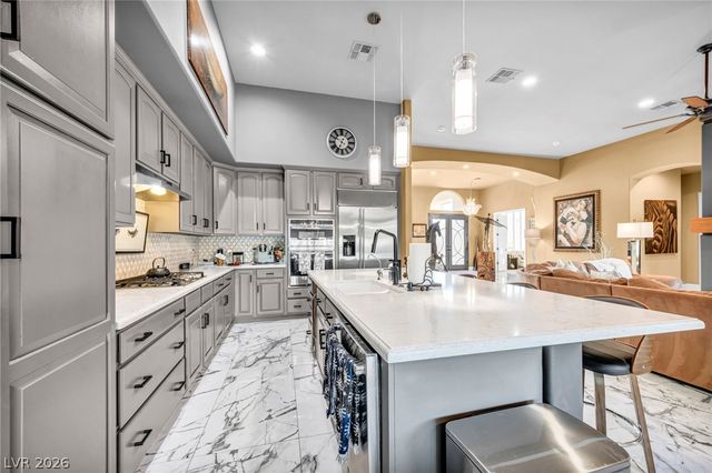 4702 Blue Mesa Way, Las Vegas, NV 89129
