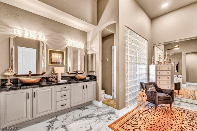 4702 Blue Mesa Way, Las Vegas, NV 89129