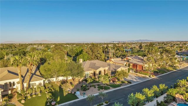 4702 Blue Mesa Way, Las Vegas, NV 89129
