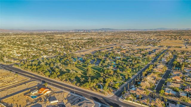 4702 Blue Mesa Way, Las Vegas, NV 89129