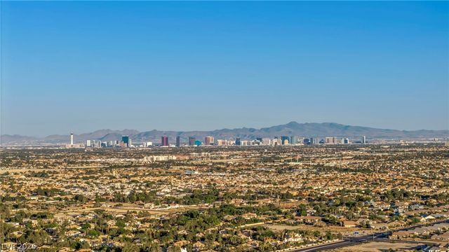 4702 Blue Mesa Way, Las Vegas, NV 89129