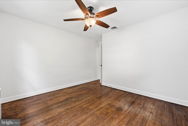 242 ELIZABETH DR, Lancaster, PA 17601