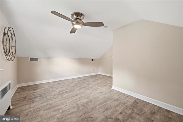 242 ELIZABETH DR, Lancaster, PA 17601