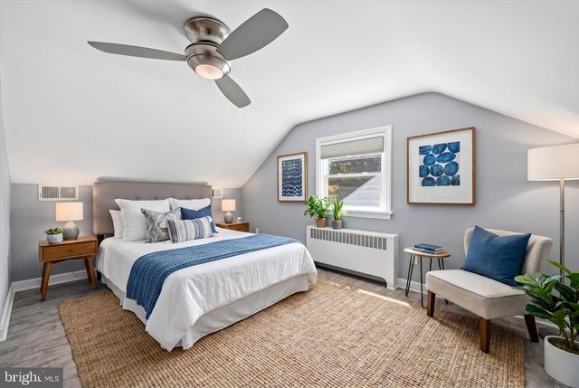 242 ELIZABETH DR, Lancaster, PA 17601
