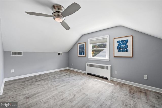 242 ELIZABETH DR, Lancaster, PA 17601