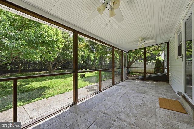 242 ELIZABETH DR, Lancaster, PA 17601