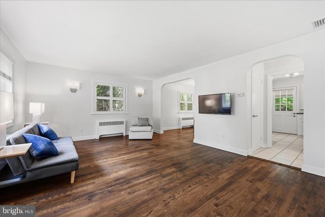 242 ELIZABETH DR, Lancaster, PA 17601