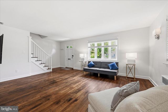 242 ELIZABETH DR, Lancaster, PA 17601