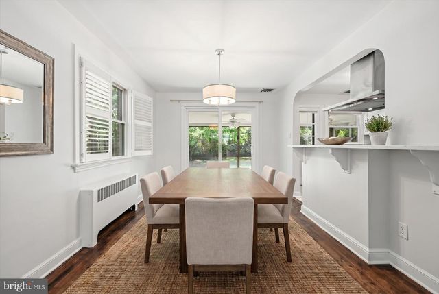242 ELIZABETH DR, Lancaster, PA 17601