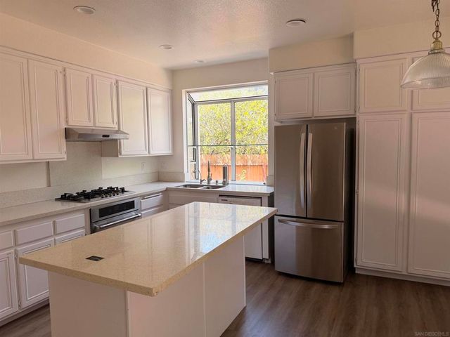 11347 Paul Barwick Ct, San Diego, CA 92126