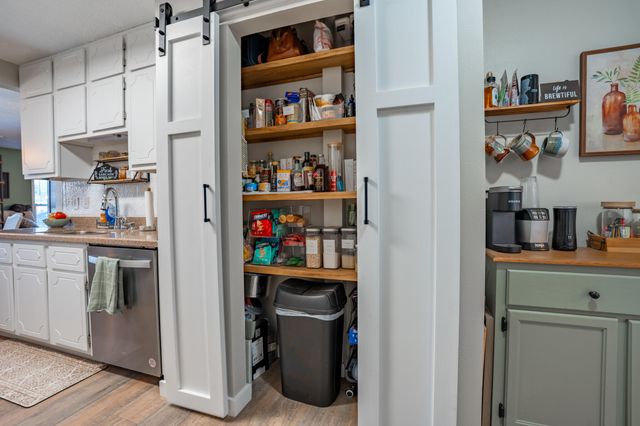 1084 Blvd De La Parisienne, Mary Esther, FL 32569