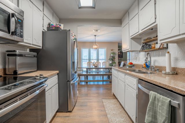 1084 Blvd De La Parisienne, Mary Esther, FL 32569