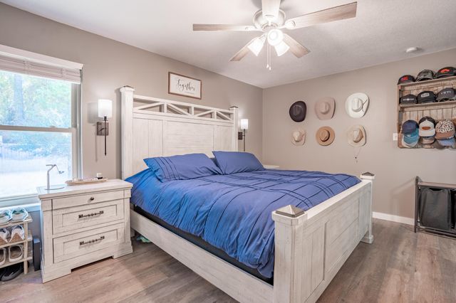 1084 Blvd De La Parisienne, Mary Esther, FL 32569