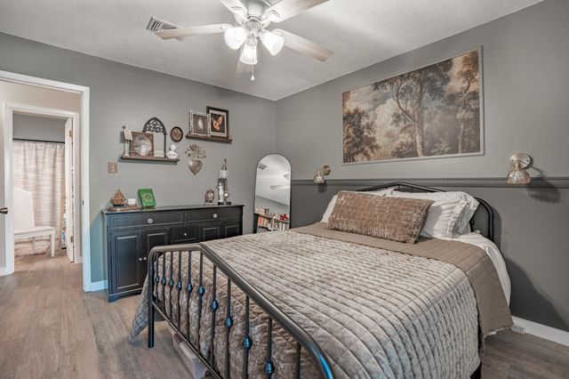 1084 Blvd De La Parisienne, Mary Esther, FL 32569