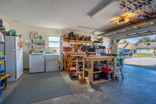 1084 Blvd De La Parisienne, Mary Esther, FL 32569