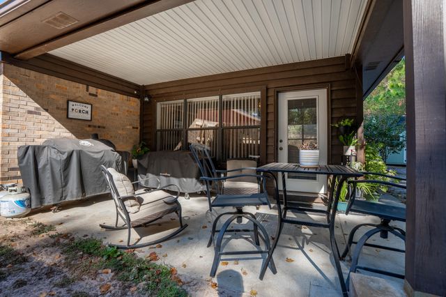 1084 Blvd De La Parisienne, Mary Esther, FL 32569