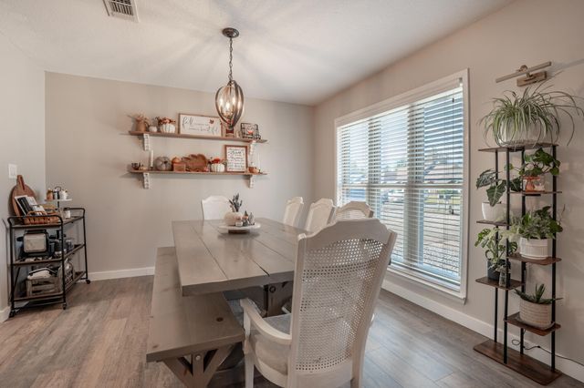 1084 Blvd De La Parisienne, Mary Esther, FL 32569