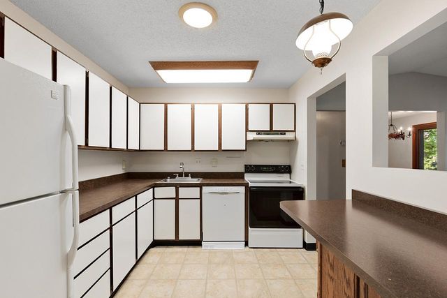 975 Yuma Lane N, Plymouth, MN 55447
