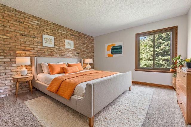 975 Yuma Lane N, Plymouth, MN 55447