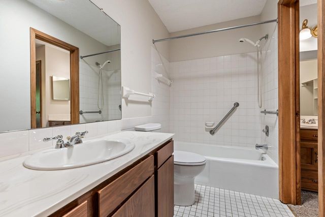 975 Yuma Lane N, Plymouth, MN 55447