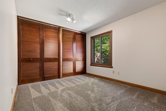 975 Yuma Lane N, Plymouth, MN 55447