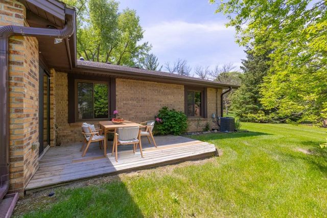 975 Yuma Lane N, Plymouth, MN 55447