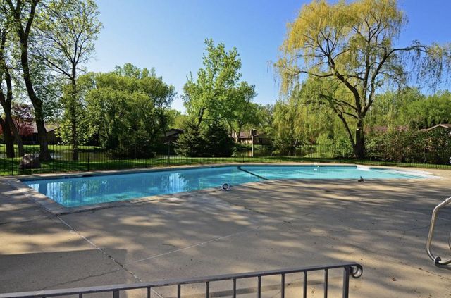 975 Yuma Lane N, Plymouth, MN 55447