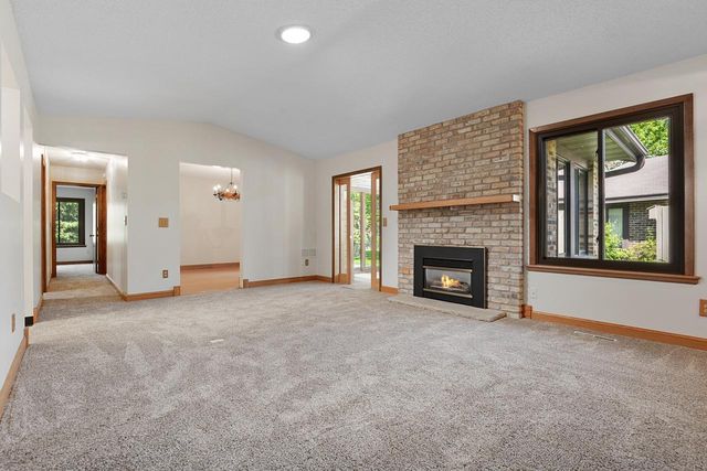 975 Yuma Lane N, Plymouth, MN 55447