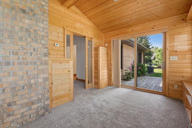 975 Yuma Lane N, Plymouth, MN 55447