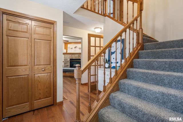 306 13TH Avenue, De Witt, IA 52742