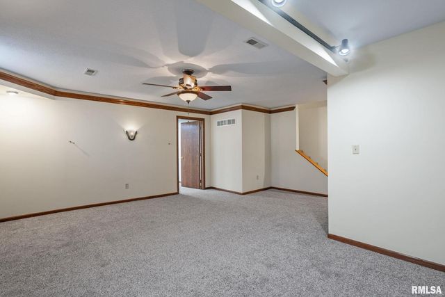 306 13TH Avenue, De Witt, IA 52742